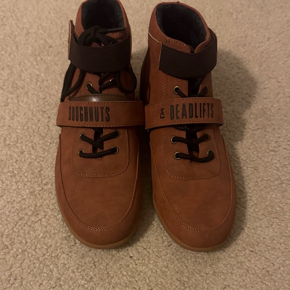 Lifting shoes